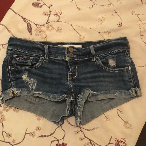 Hollister Shorts - Picture 1 of 3